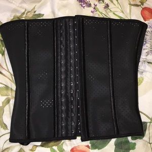 Waist trainer